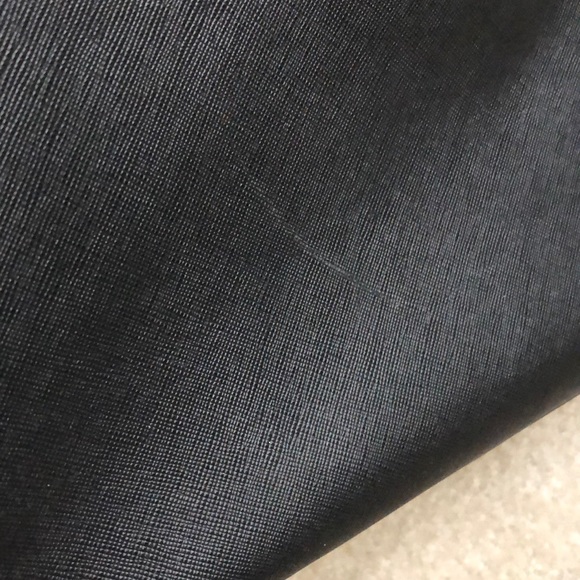 Authentic Tory Burch Robinson Handbag - Picture 7 of 7